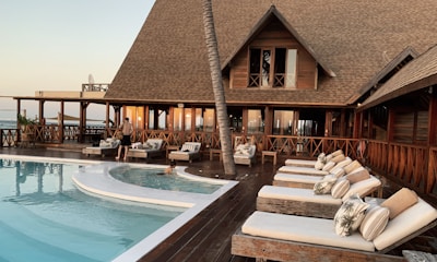 Hotels & Resorts